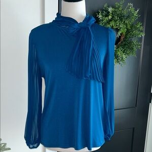 Cable & gauge M teal blue long pleated sleeves blouse Scarf Detail